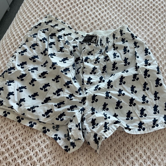 Súper comfy and cute Mickey Mouse pijama Shorts - Picture 1 of 4
